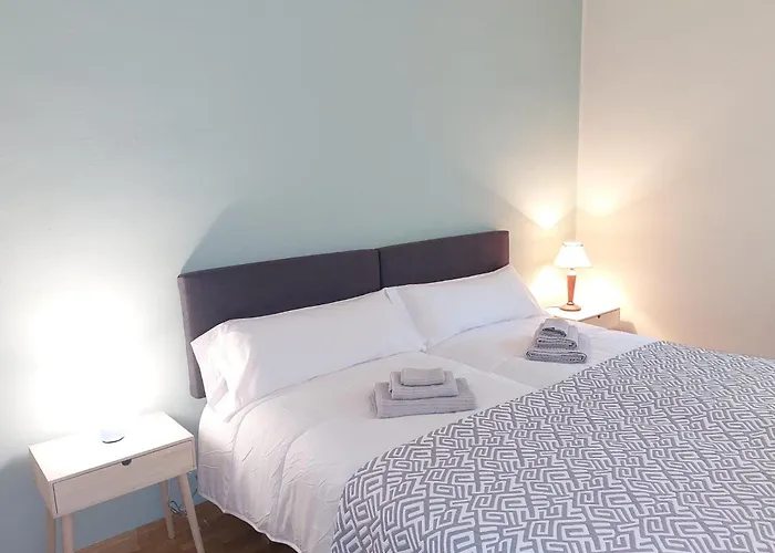 Valle De Tena 아파트 *